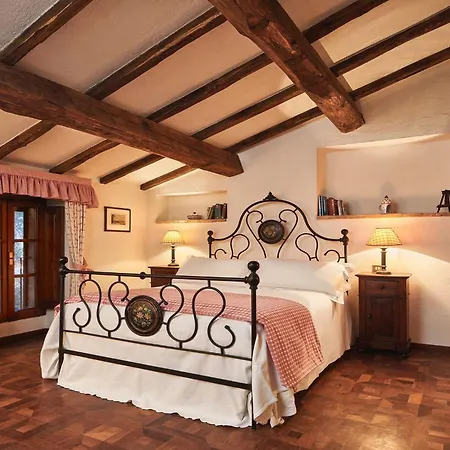 Unique In An Old Hamlet Monte Castelli