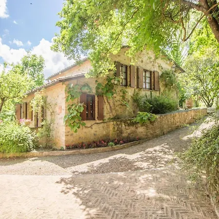 Unique In An Old Hamlet بيت للعطل