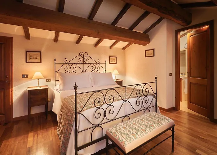 Сasa de vacaciones Unique In An Old Hamlet