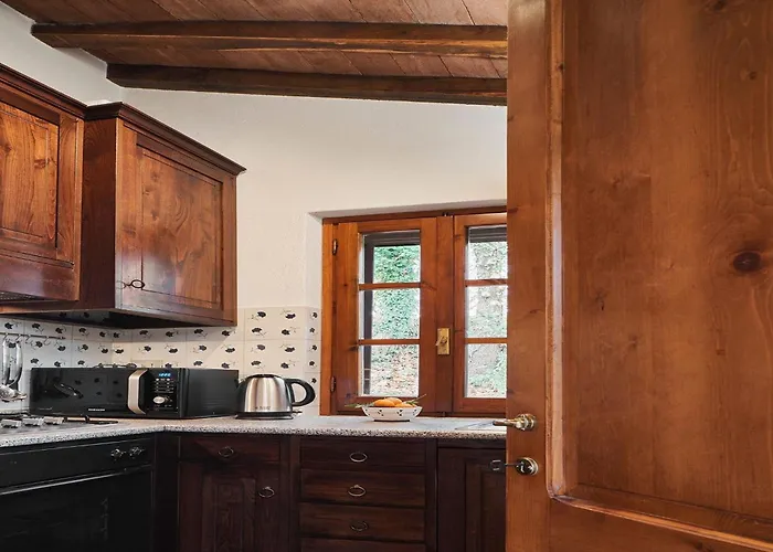 Сasa de vacaciones Unique In An Old Hamlet Monte Castelli